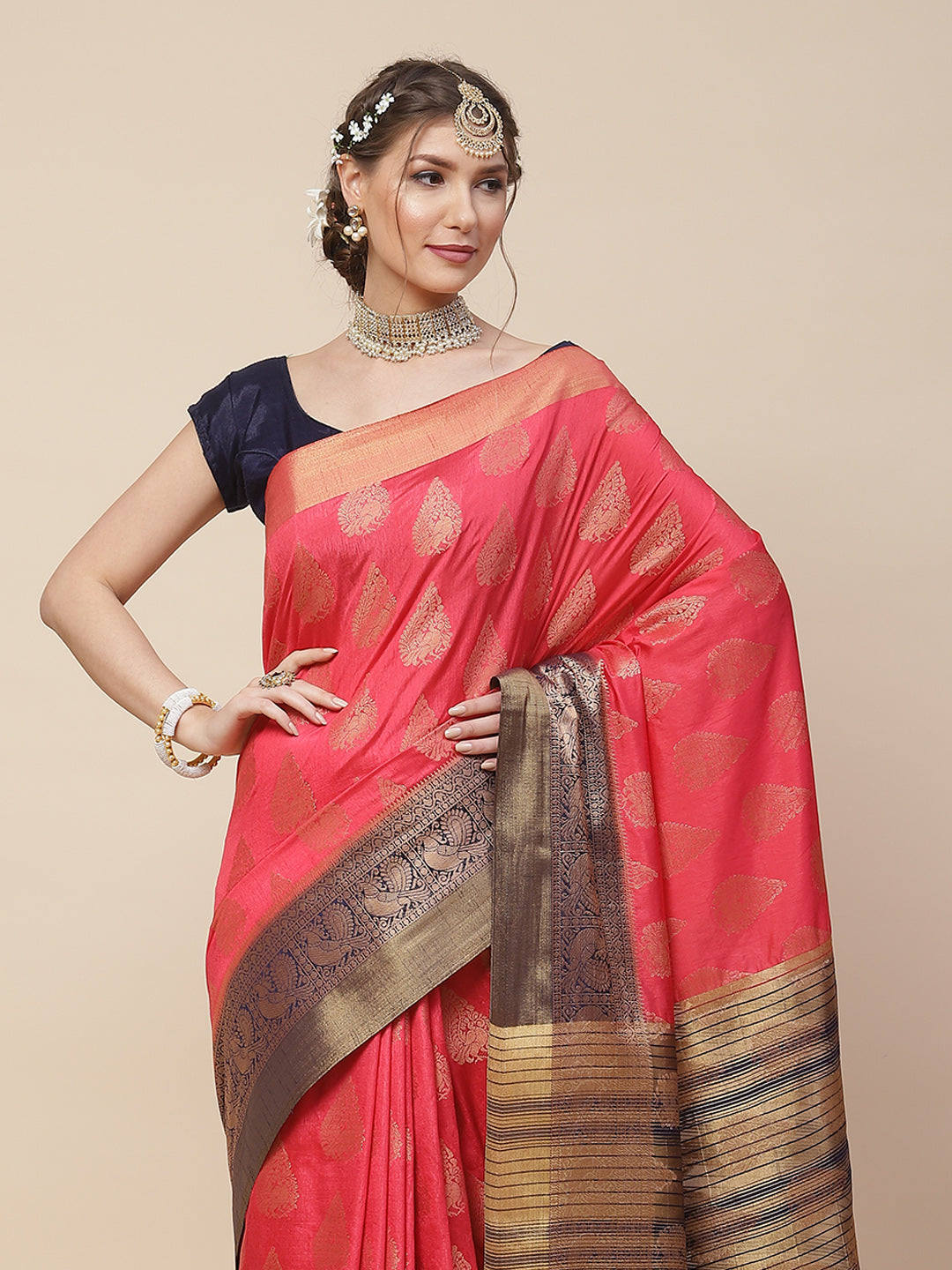 Zari Border Booti Art Handloom Woven Saree