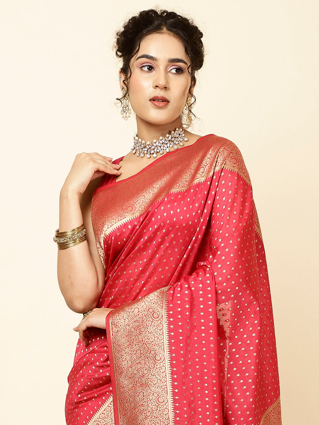 Zari Border Booti Woven Handloom Saree