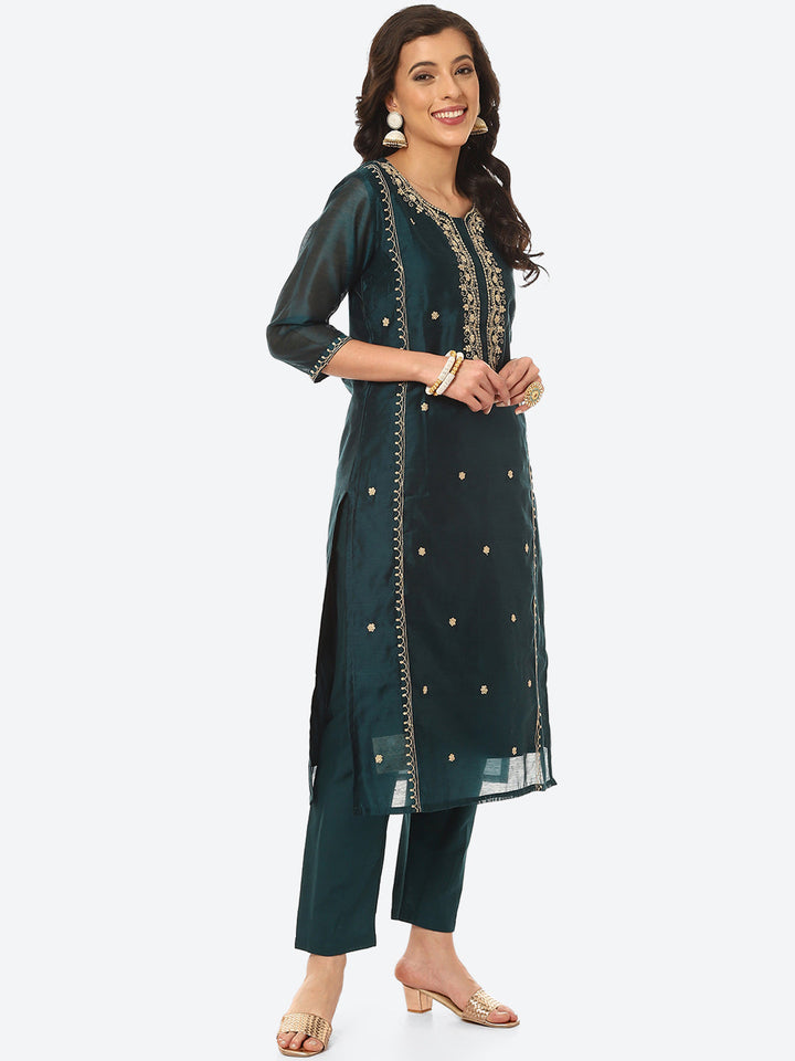 Zari Neck Embroidered Booti Chanderi Kurta With Pant &amp; Dupatta