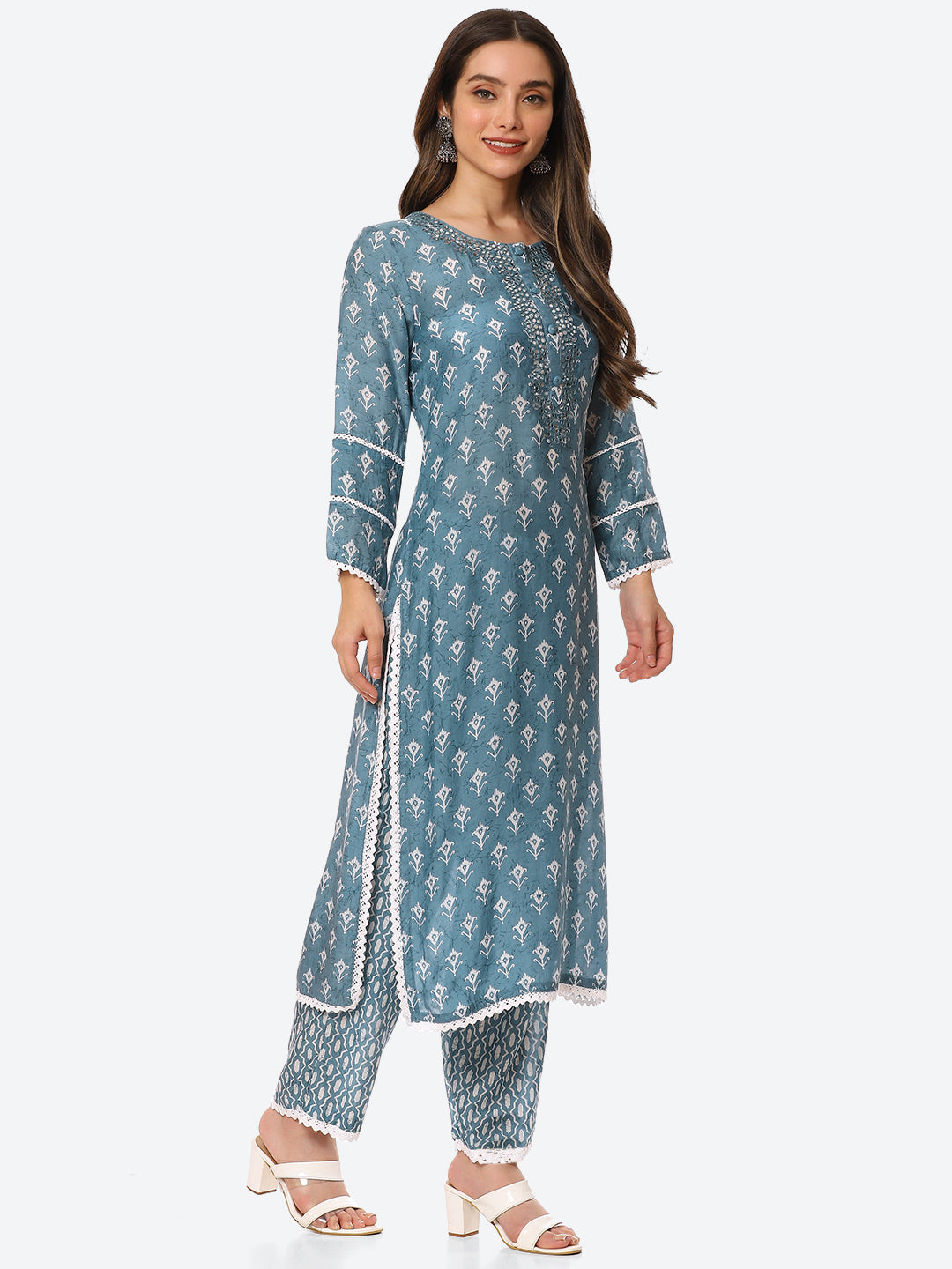 Printed Neck Embroidered Muslin Kurta With Pant