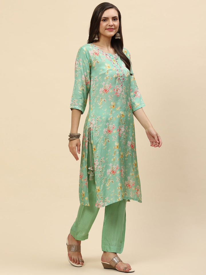 Floral Printed Muslin Kurta With Pants