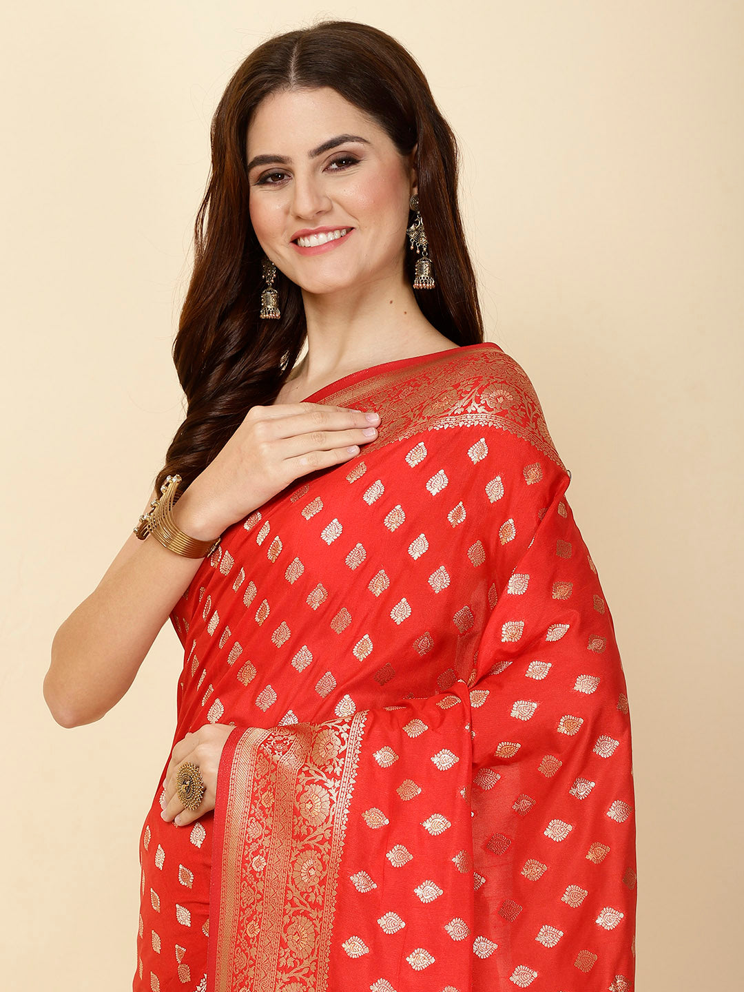 Zari Border Booti Woven Handloom Saree