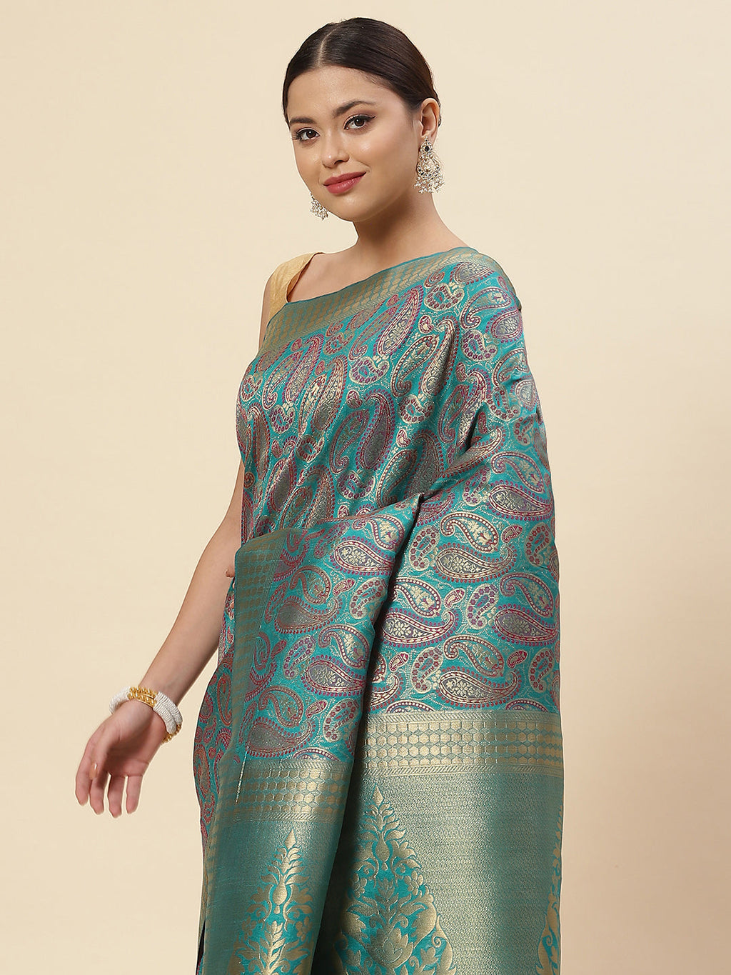 Zari Jaal Handloom Woven Saree