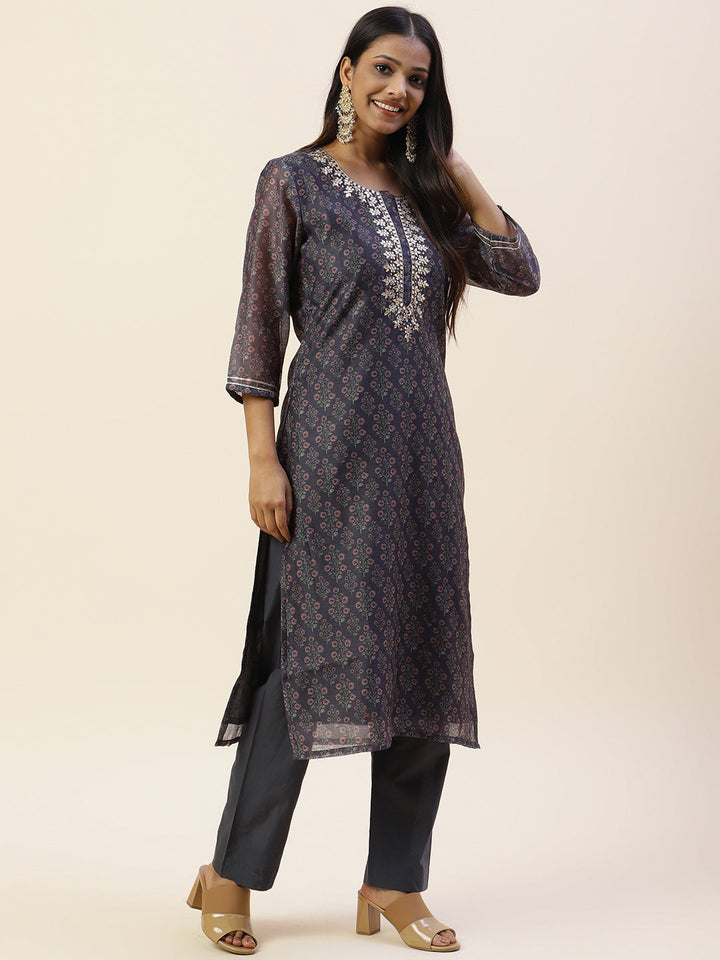 Printed &amp; Yoke Embroidered Chanderi Kurta With Pants