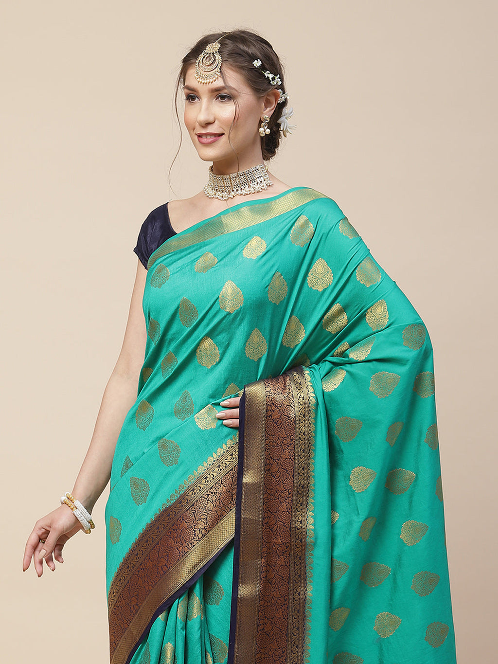 Zari Border Booti Art Handloom Woven Saree