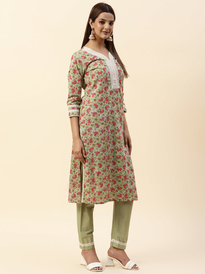 Floral Printed Cotton Kurta With Pants