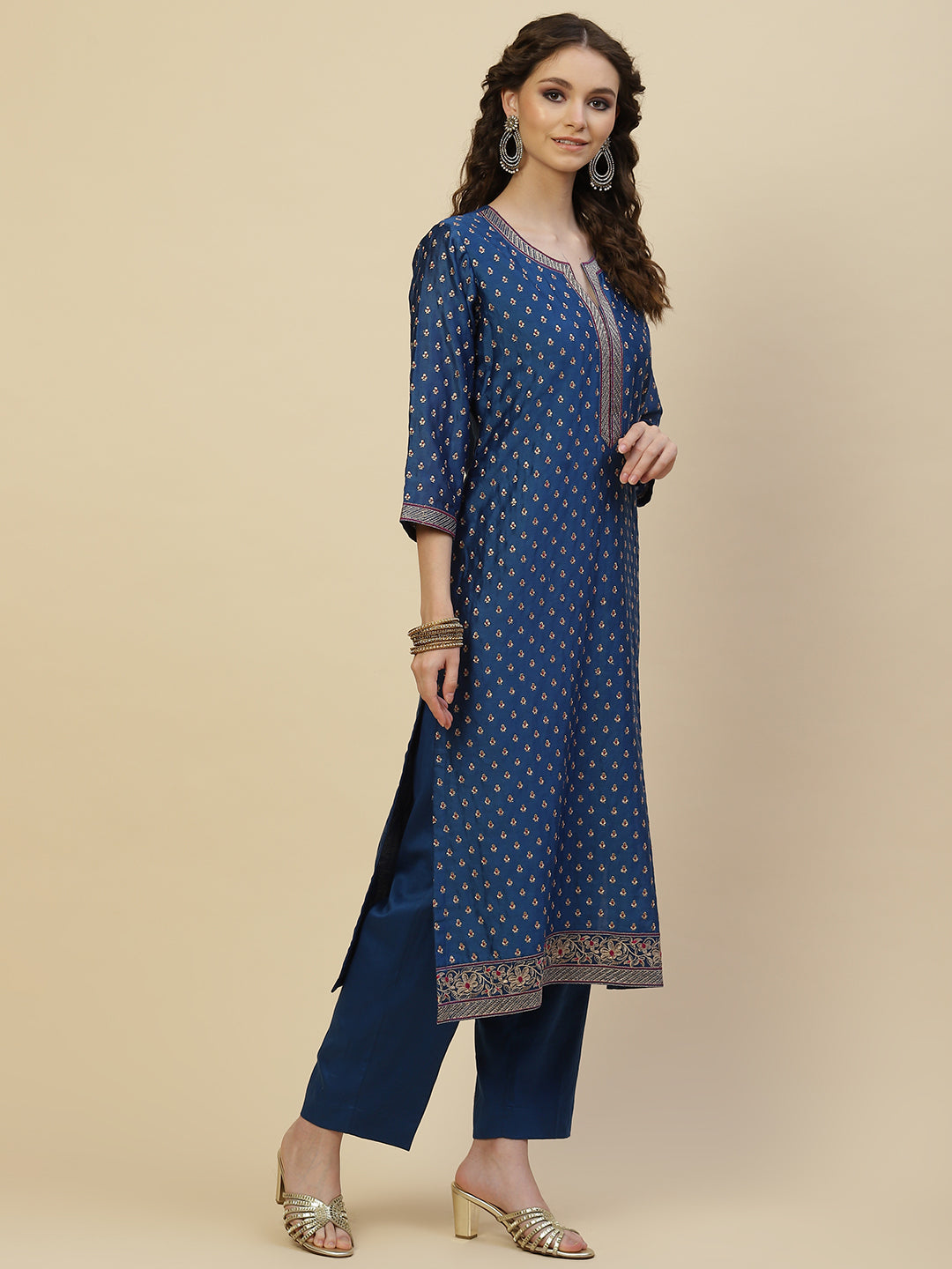 Resham Booti Cotton Kurta With Pants &amp; Dupatta