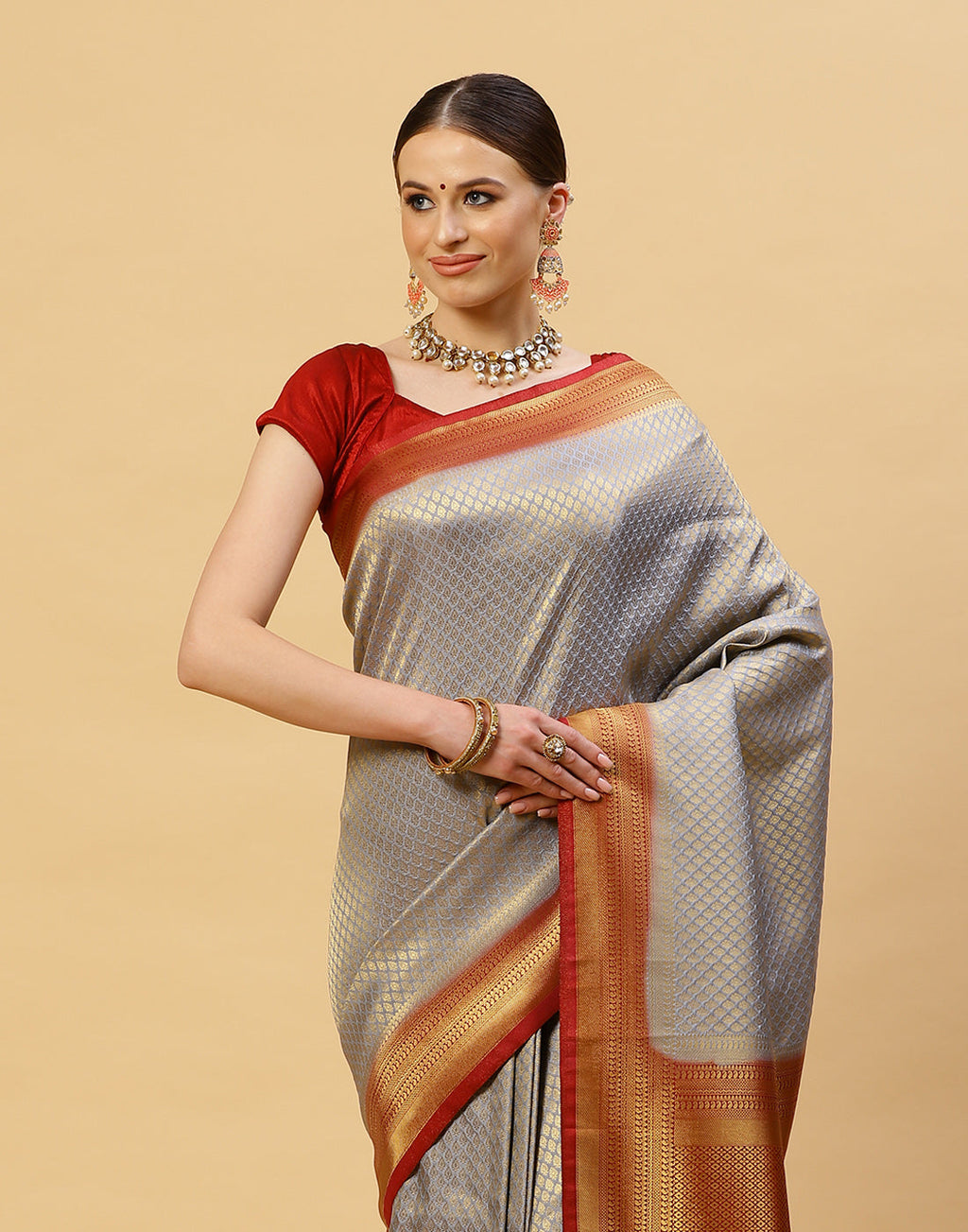 Zari Border Booti Art Handloom Woven Saree
