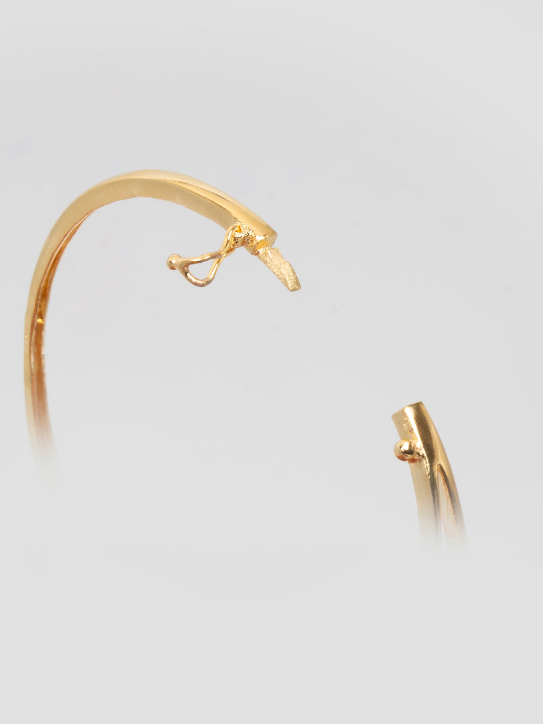 BRACELET (JEWELRY)