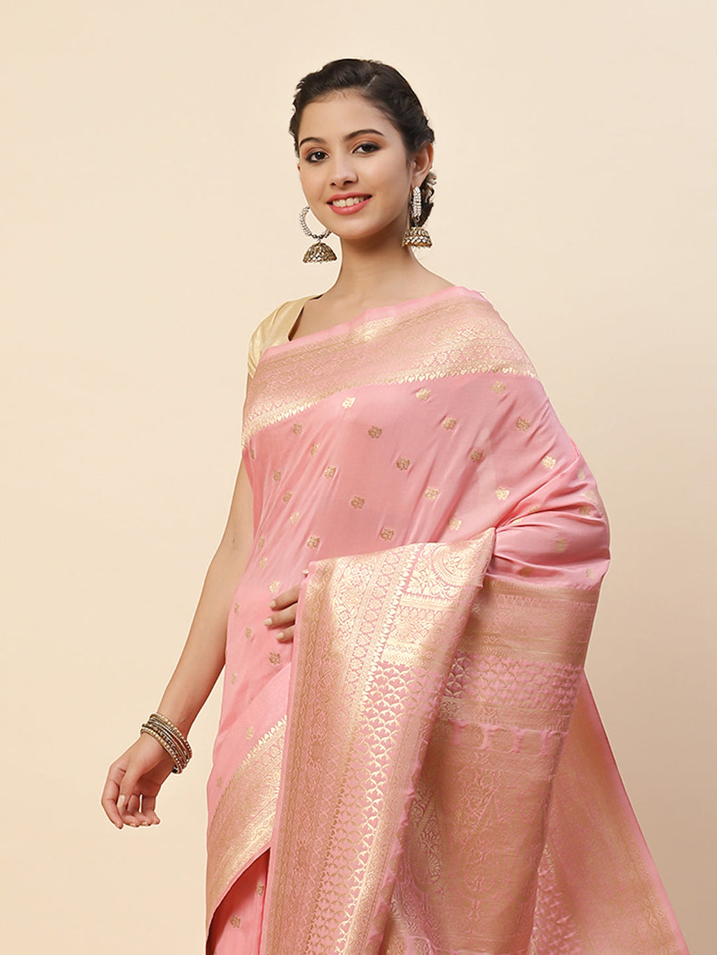 Zari Border Booti Art Handloom Woven Saree