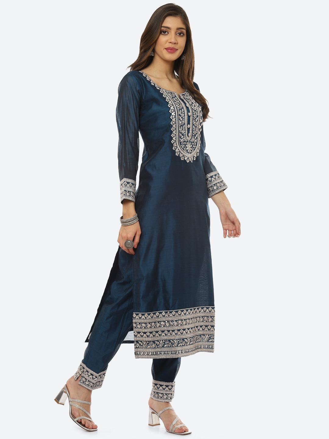 Resham Neck Ghera Chanderi kurta With Pant &amp; Dupatta