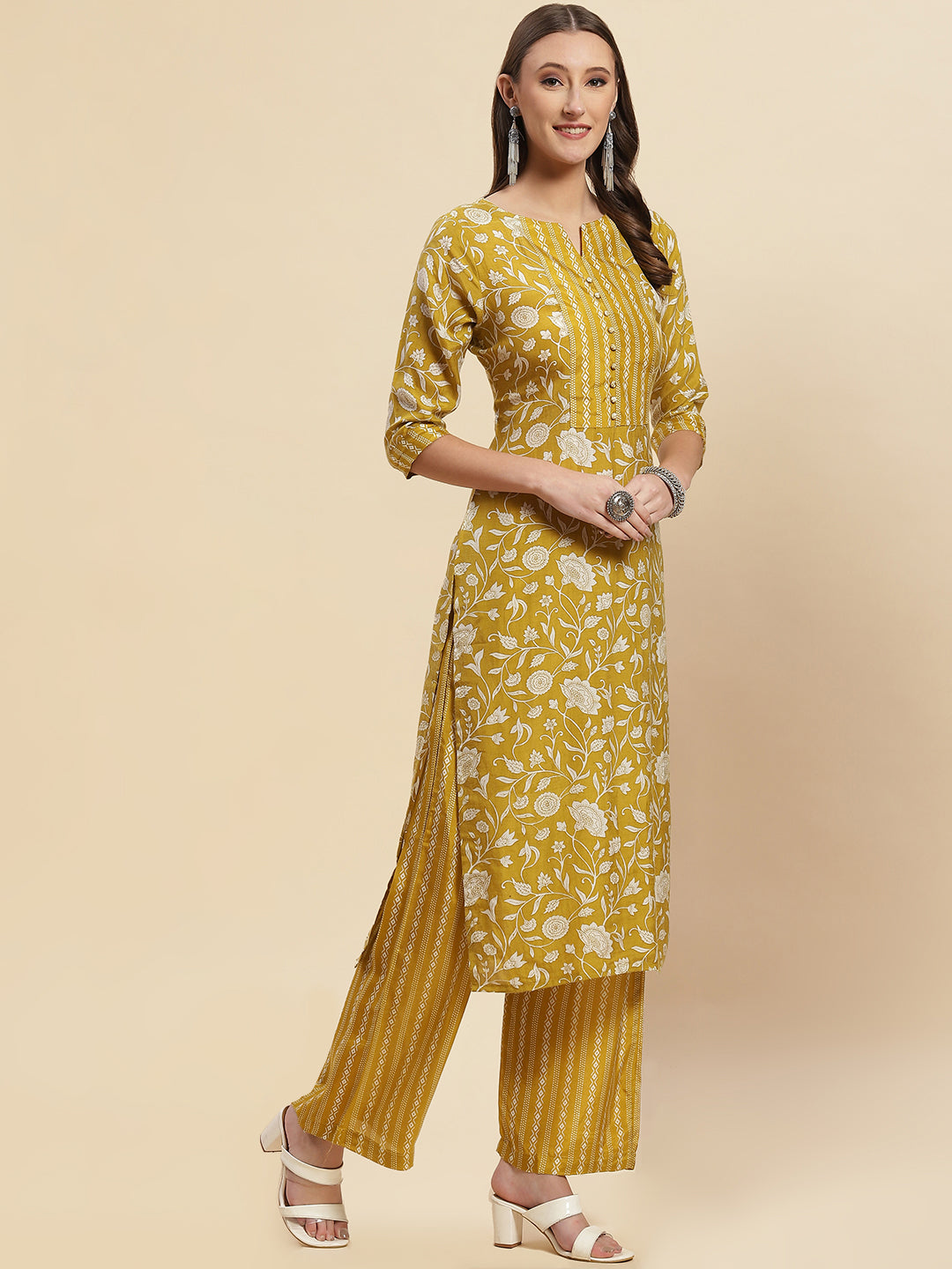 Floral Printed Muslin Kurta With Pants