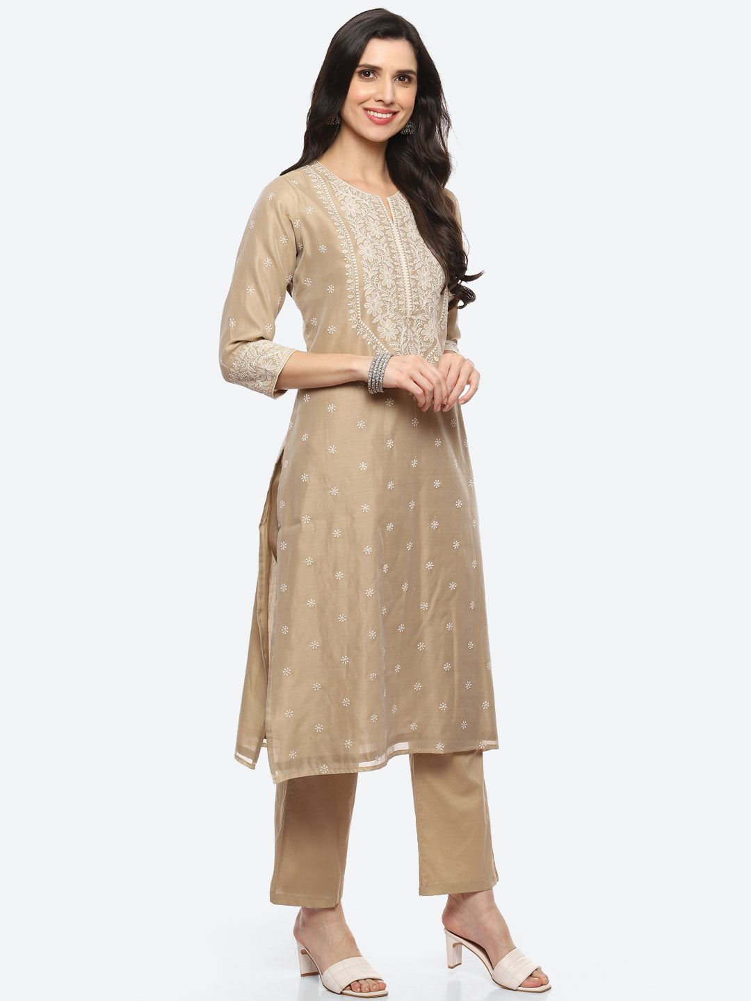 Thread Embroidered Chanderi Kurta With Pant