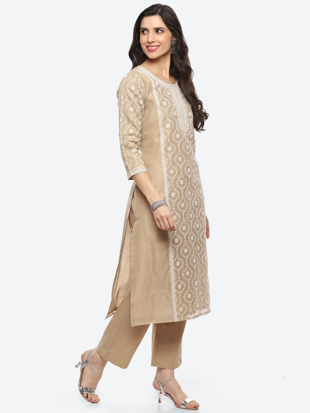 Thread Embroidered Chanderi Kurta With Pant