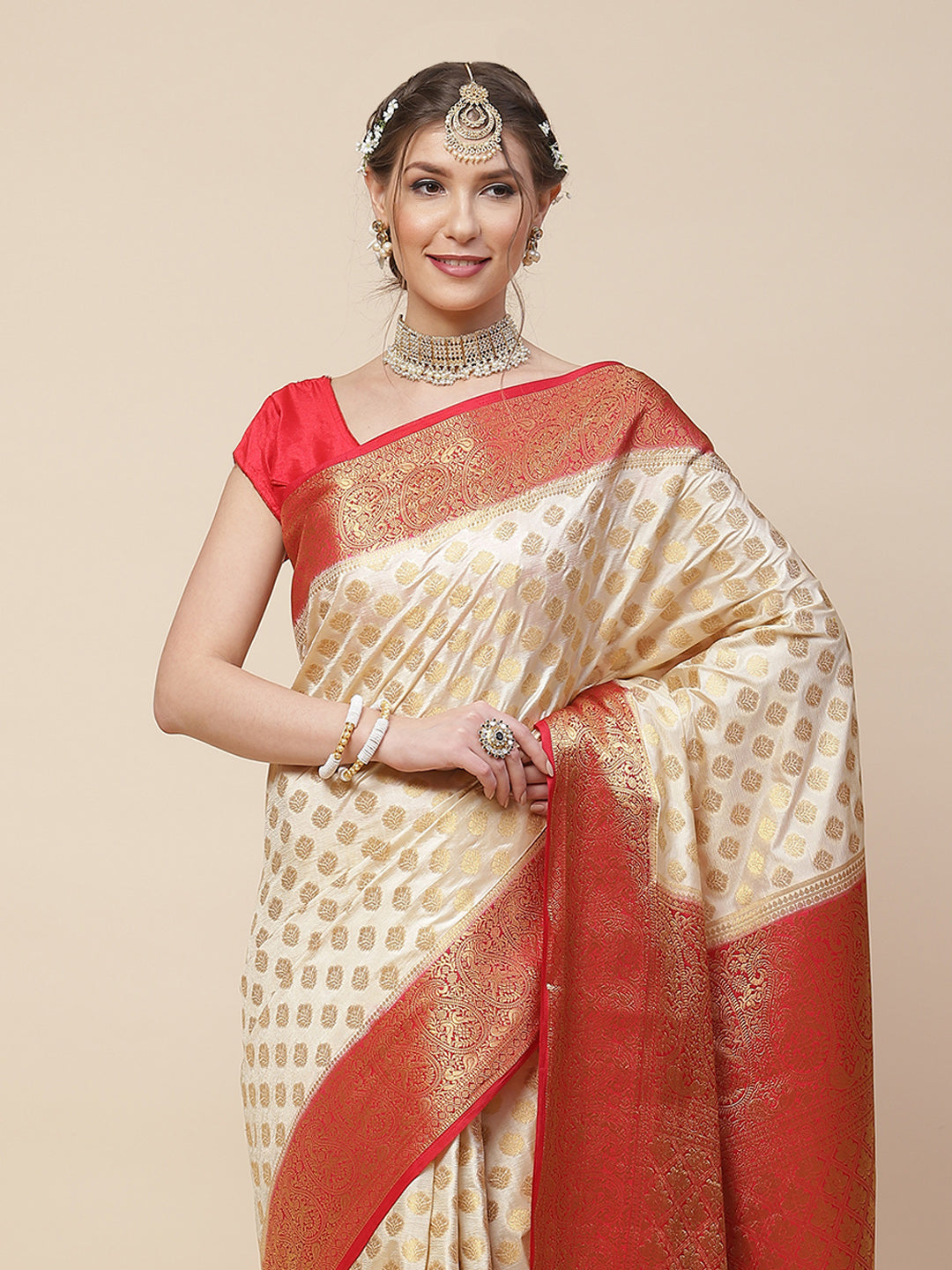 Zari Border Booti Art Handloom Woven Saree