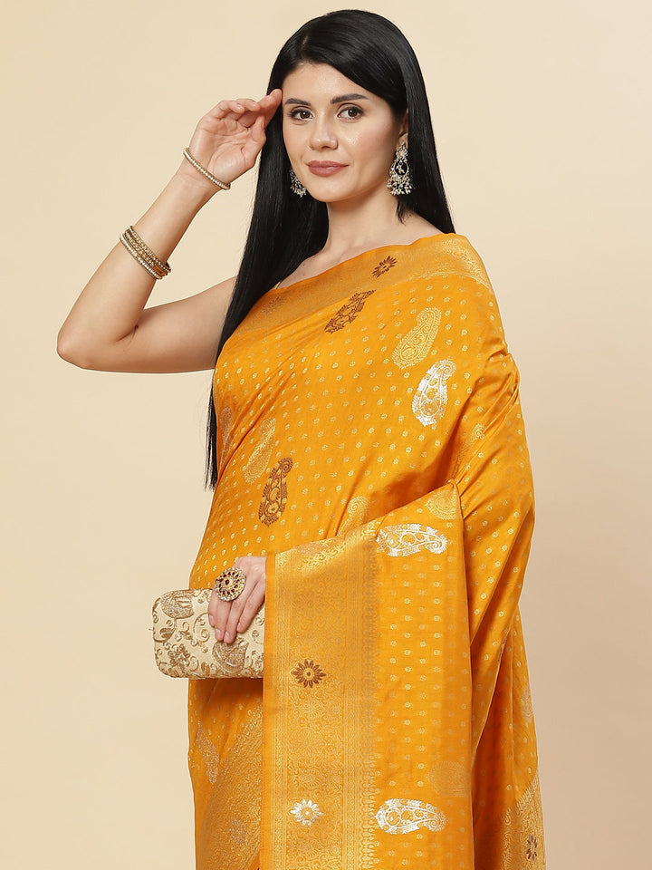 Zari Booti Handloom Woven Saree