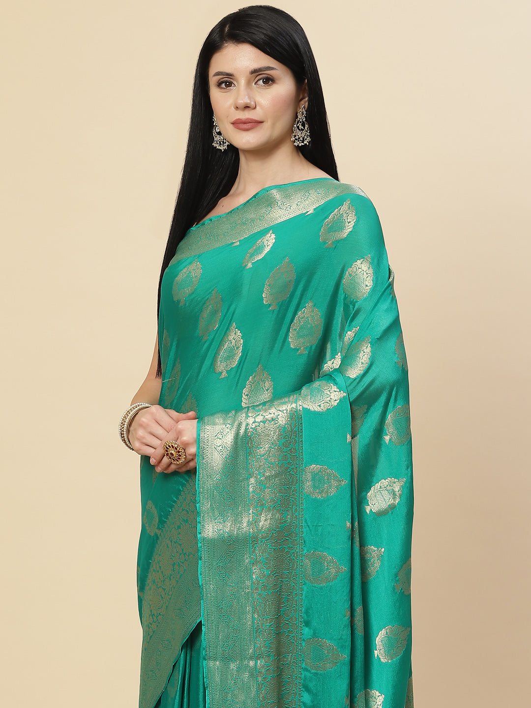 Zari Booti Crepe Plain Saree