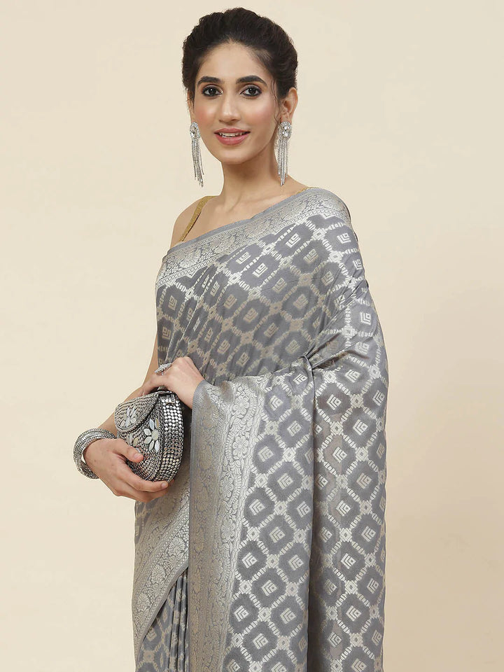 Zari Jaal Crepe Plain Saree