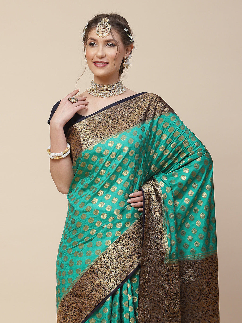 Zari Border Booti Art Handloom Woven Saree
