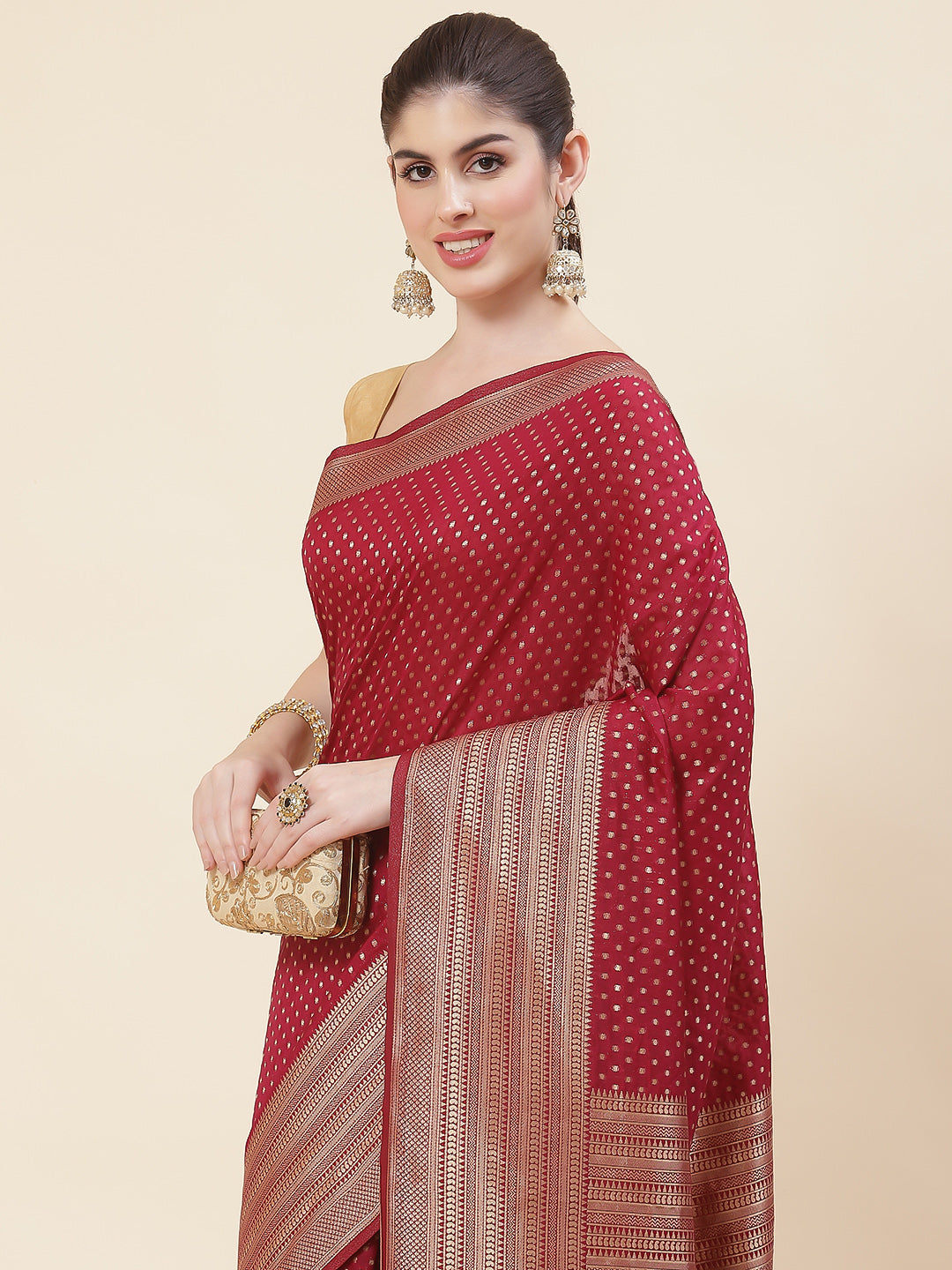 Zari Border Booti Handloom Woven Saree