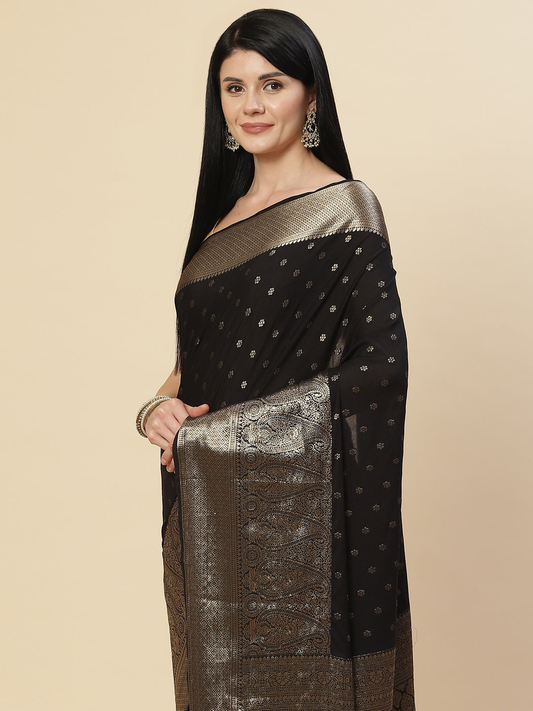 Zari Booti Crepe Plain Saree