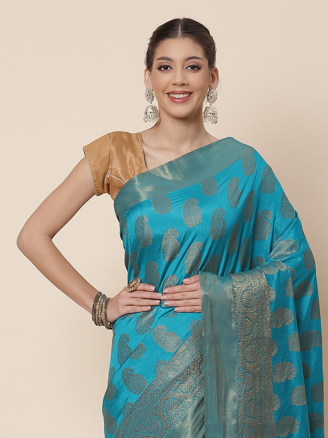 Zari Border Booti Art Handloom Woven Saree