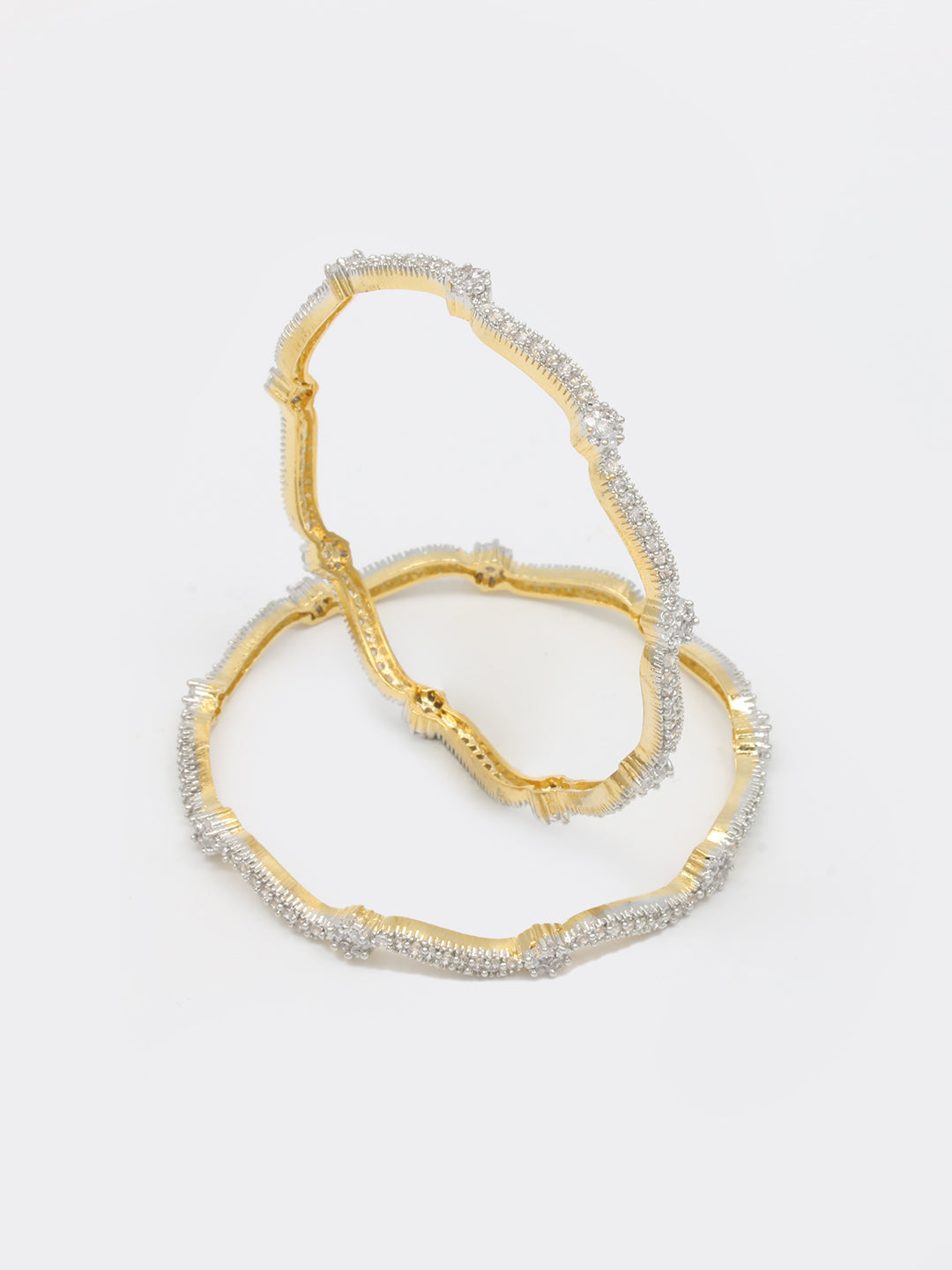 BANGLE (JEWELRY)