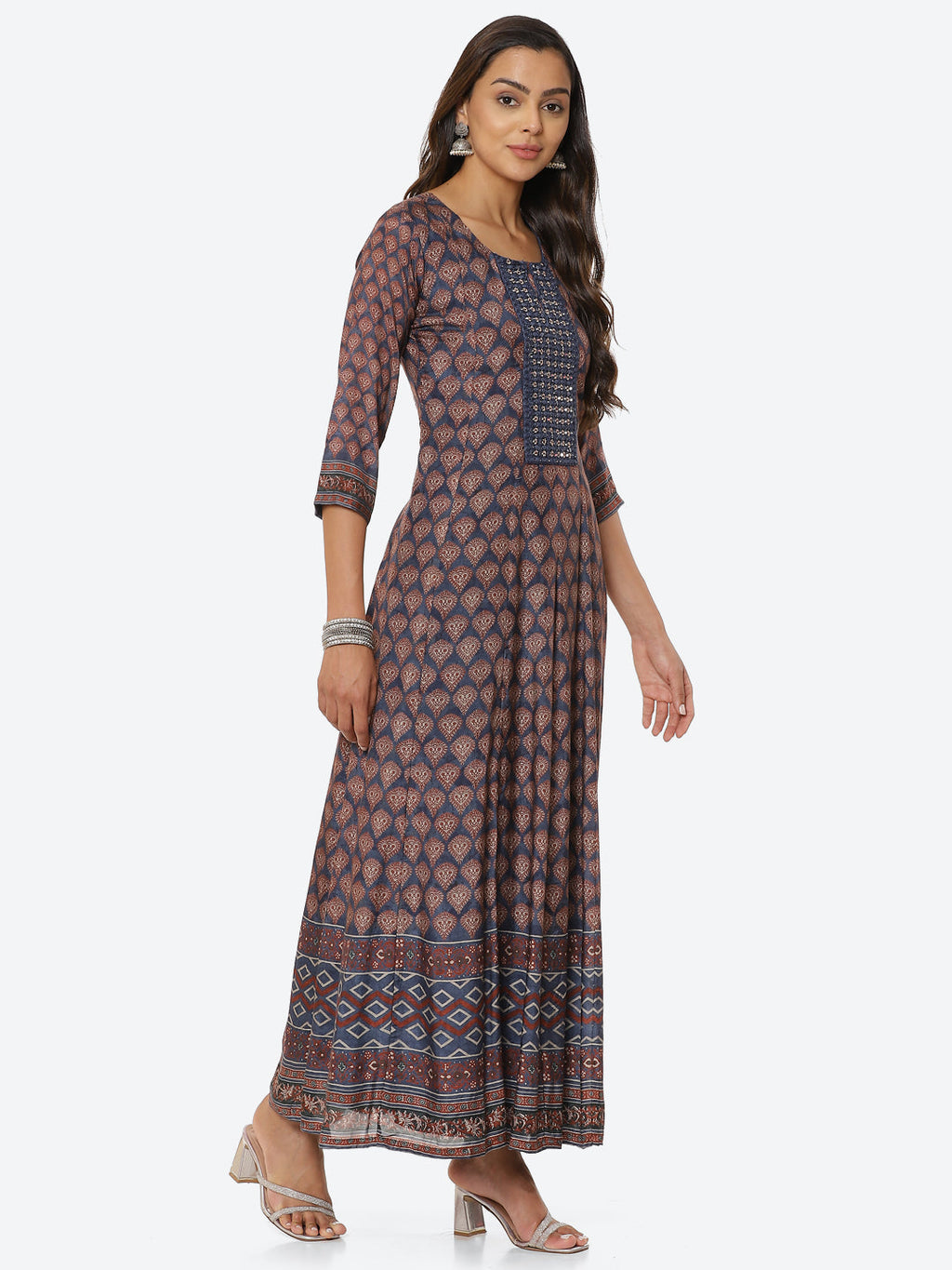 Mirror Neck Embroidered Muslin Kurta