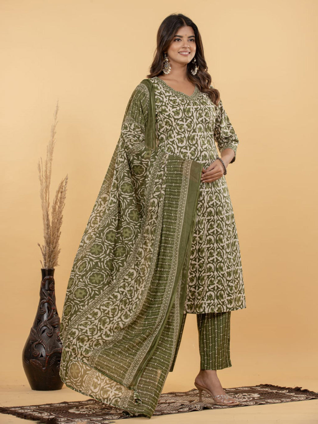 Green Embroidered Cotton Blend Straight Suit Set With Dupatta