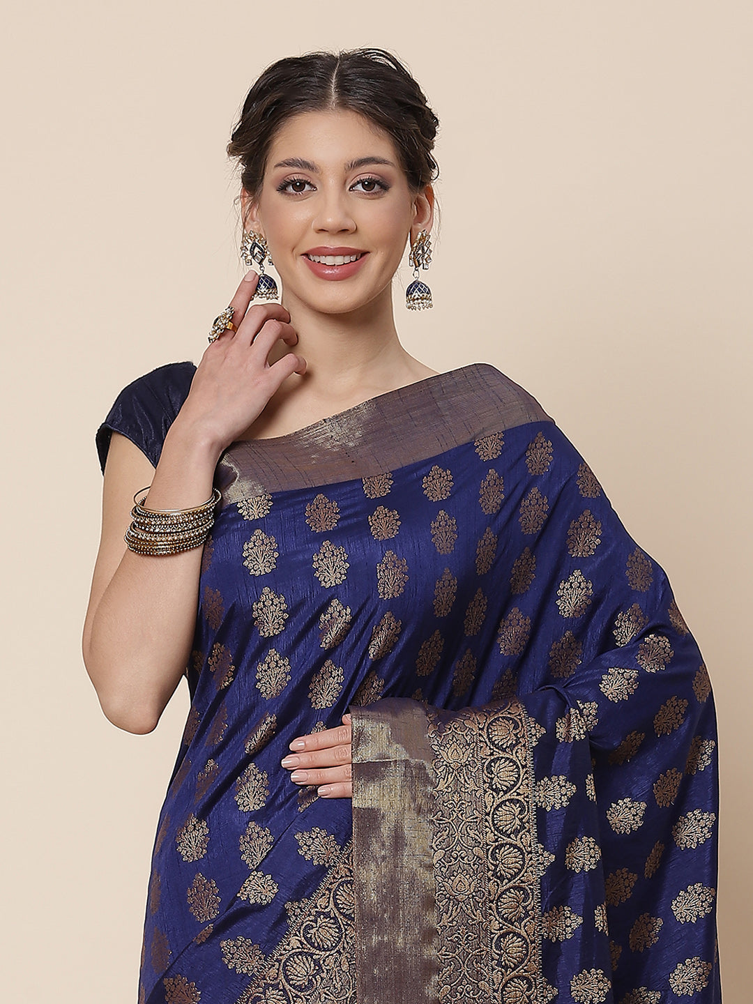 Zari Border Booti Art Handloom Woven Saree