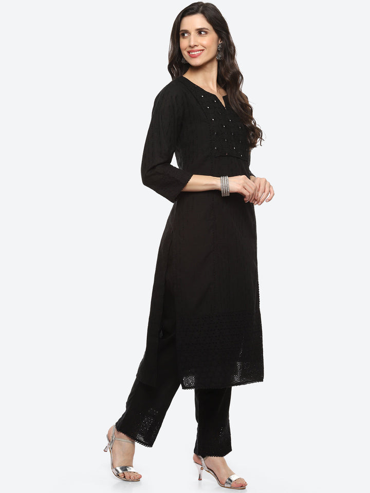 Thread Embroidered Cotton Kurta With Pant