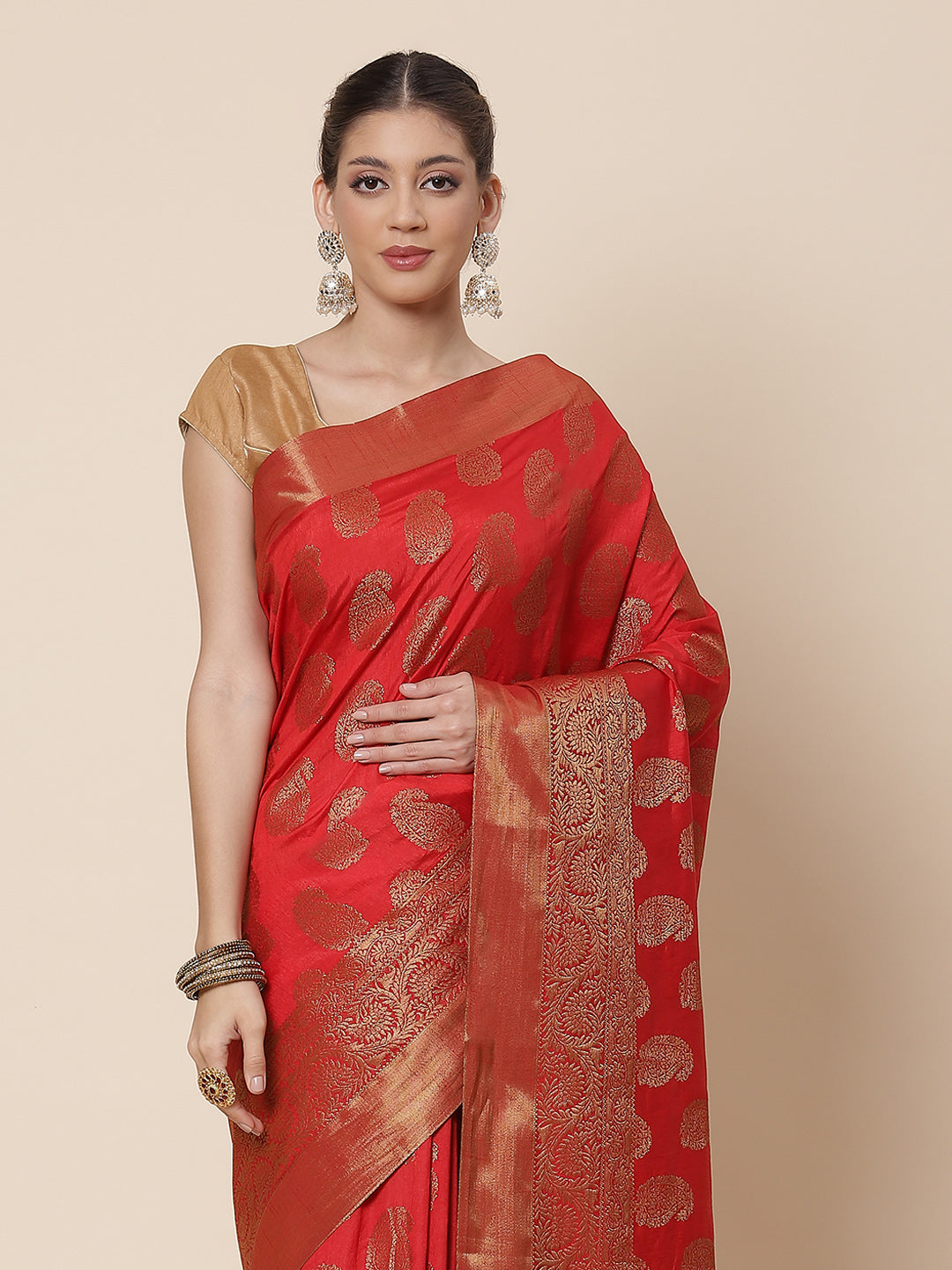 Zari Border Booti Art Handloom Woven Saree
