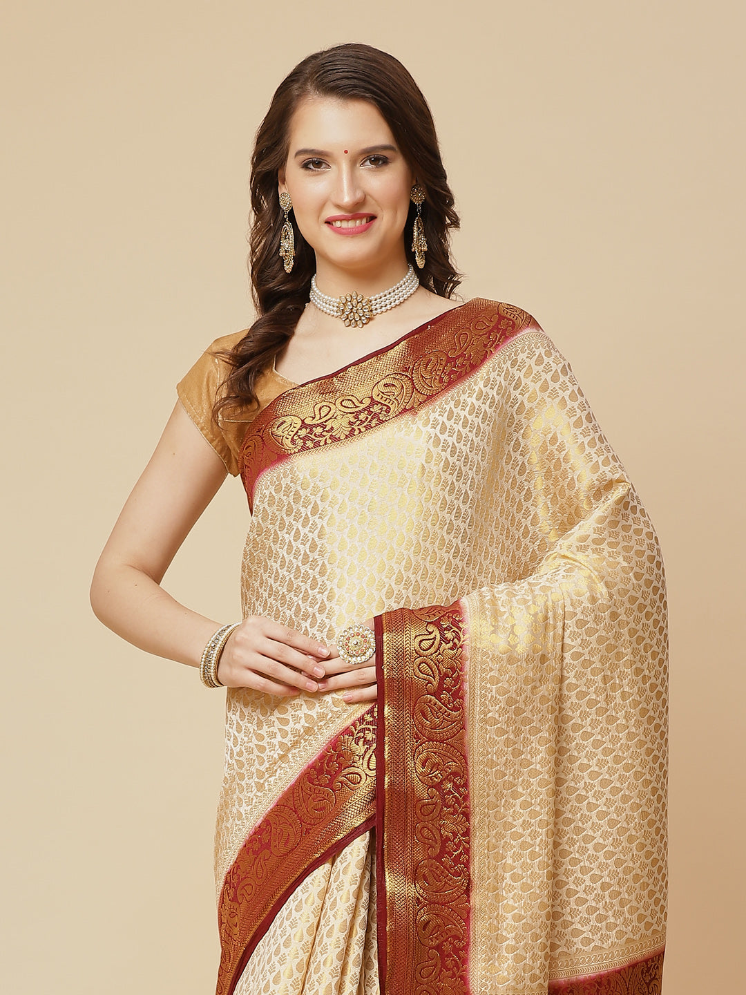 Zari Border Booti Art Handloom Woven Saree