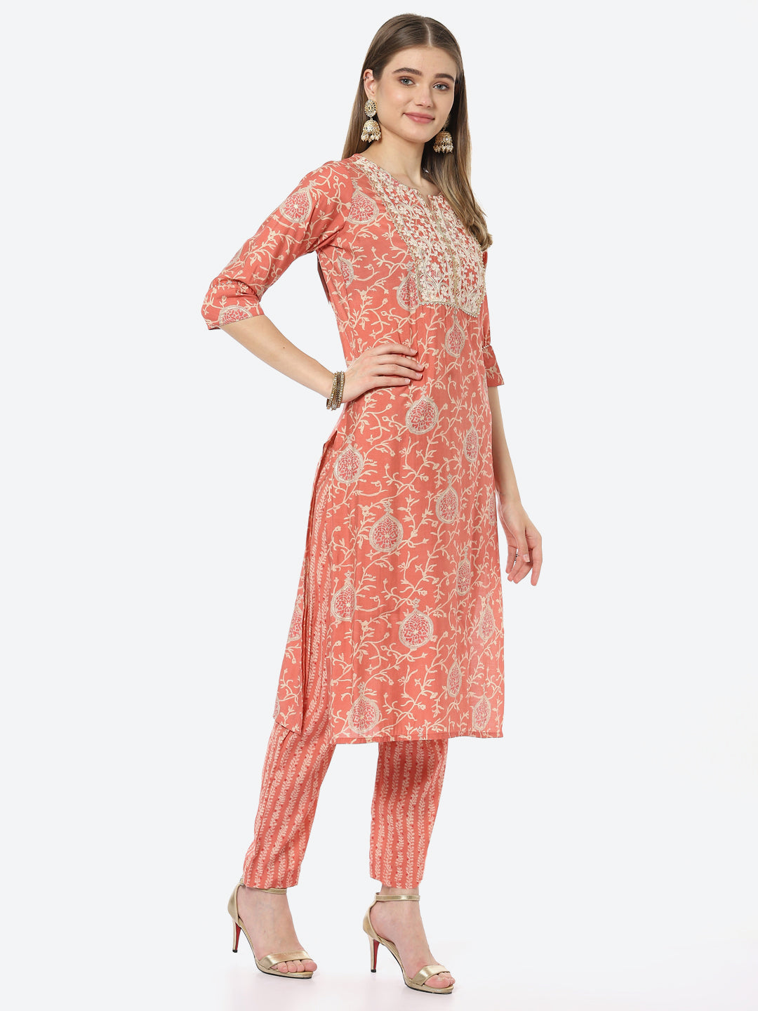 Resham Zari Neck Embroidered Printed Chanderi Kurta With Pant