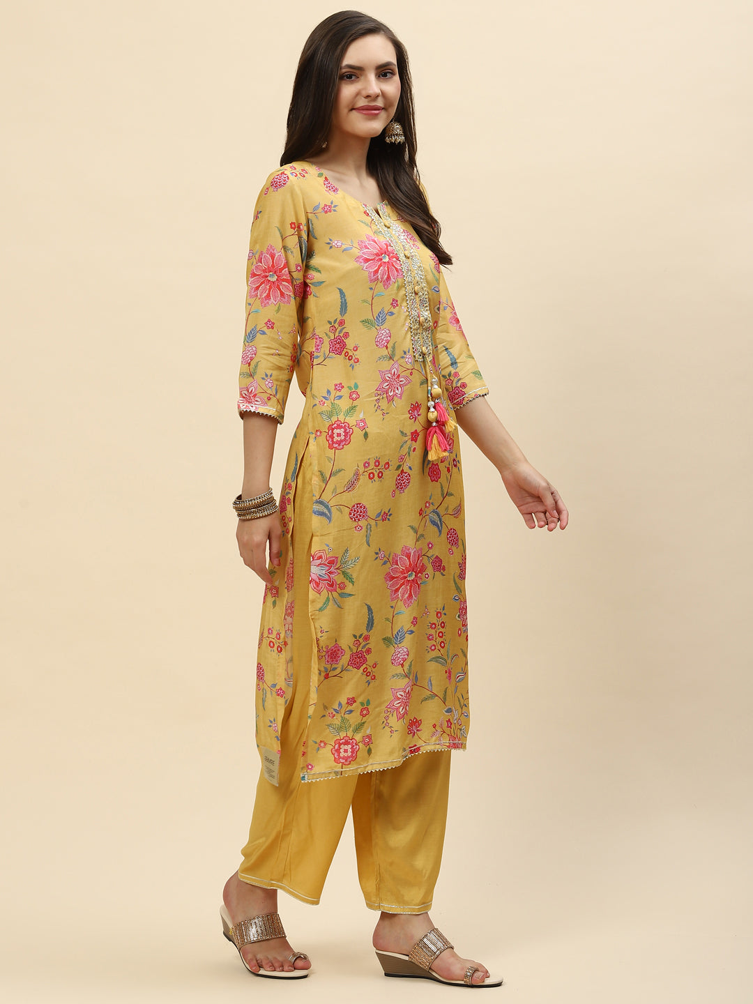 Neck Patti & Floral Printed Muslin Kurta With Pants