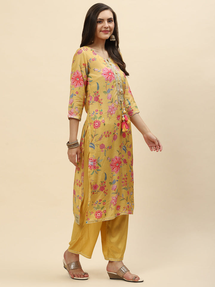 Neck Patti &amp; Floral Printed Muslin Kurta With Pants