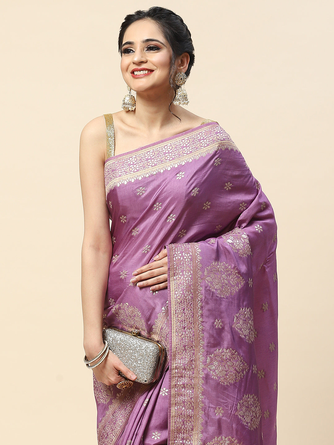 Zari Booti Woven Handloom Saree