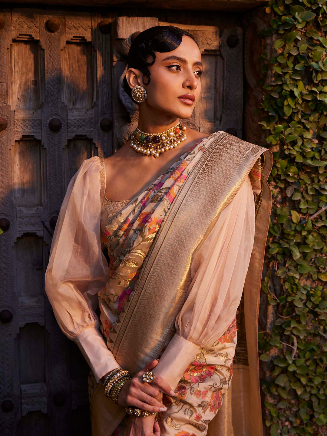 Floral Zari Jaal Organza Woven Saree