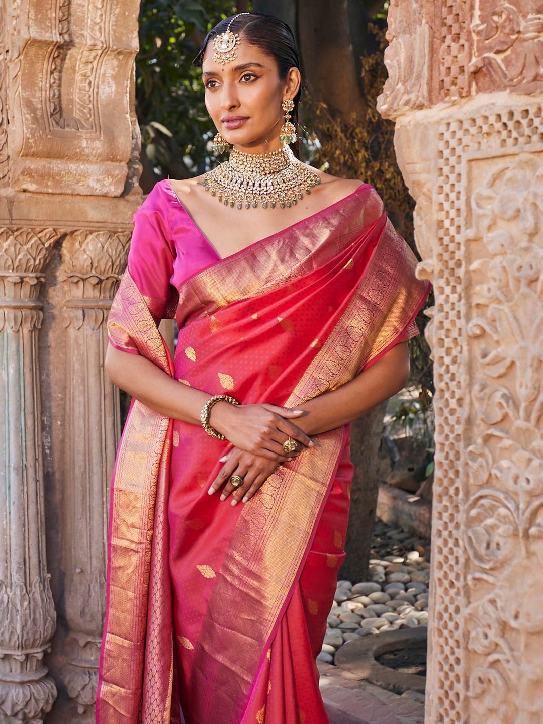 Zari Booti Handloom Woven Saree