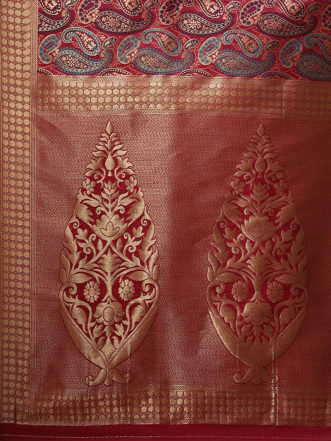 Zari Jaal Handloom Woven Saree