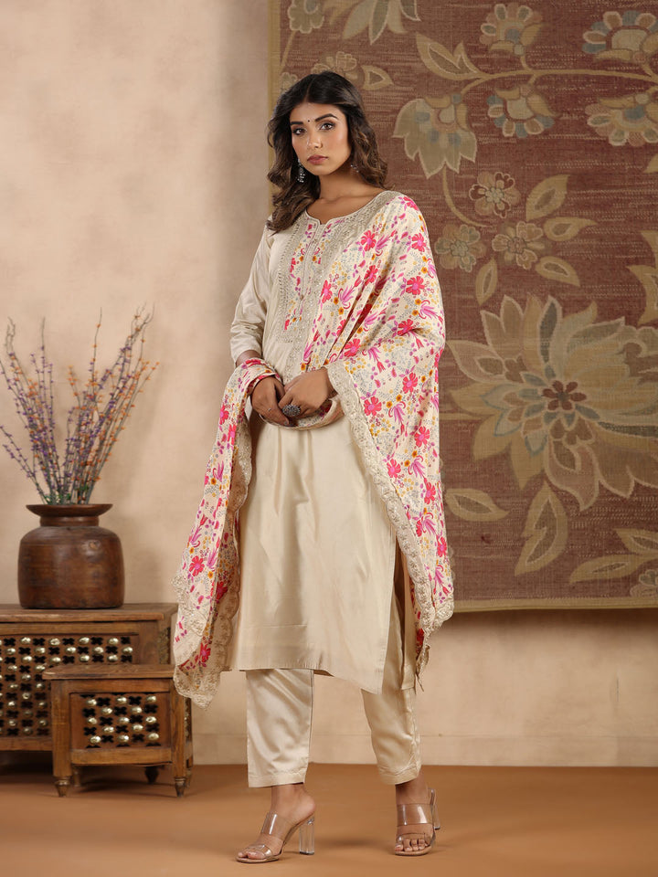 Neck Embroidered Chanderi Kurta With Pants &amp; Dupatta