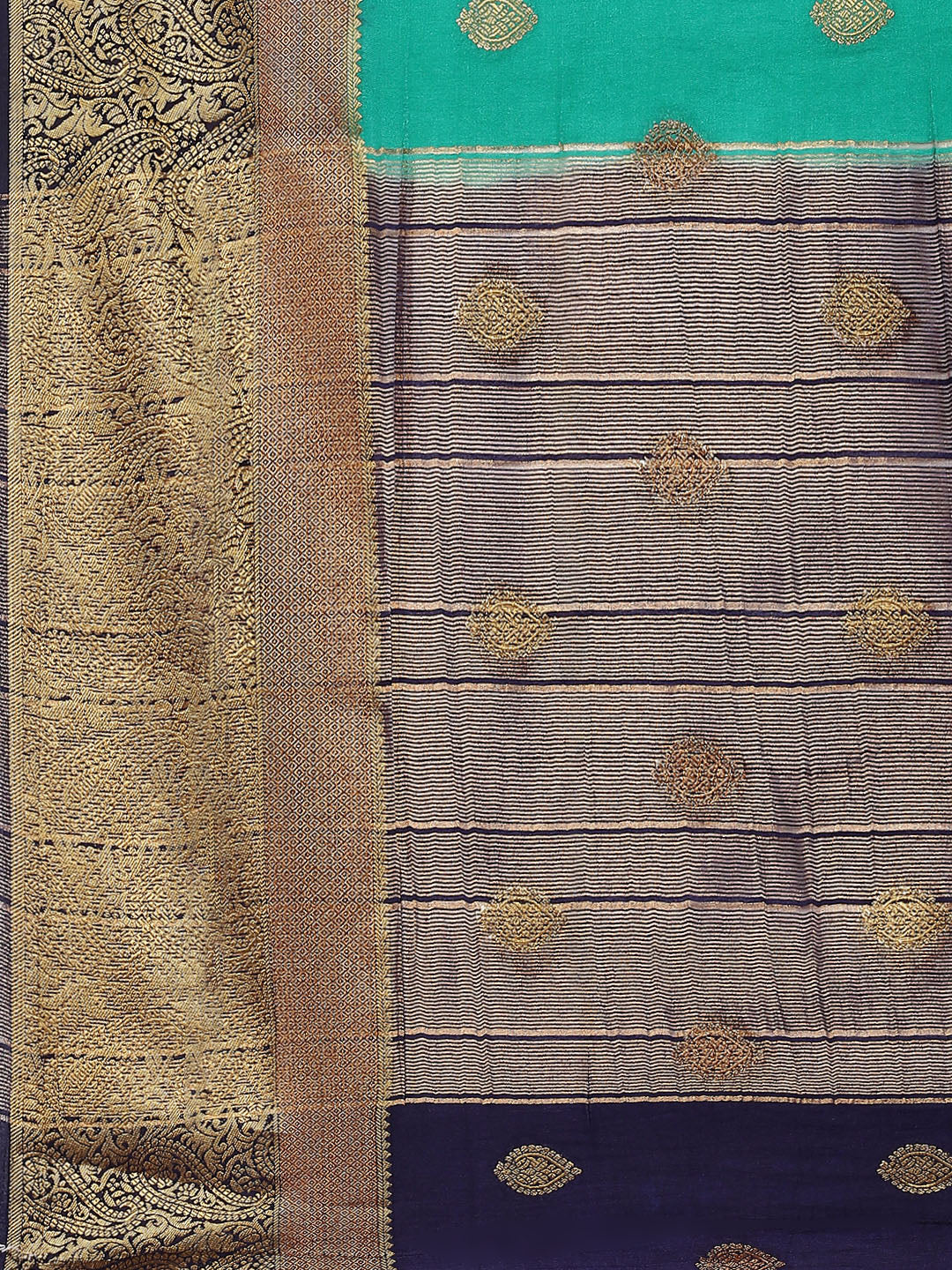 Zari Border Booti Art Handloom Woven Saree