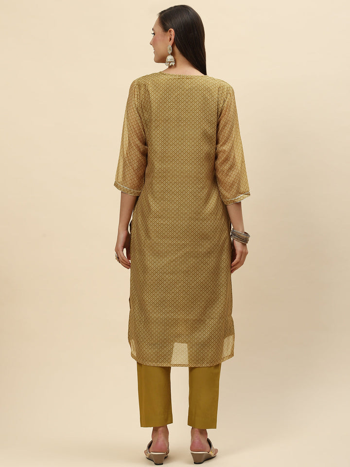 Neck Embroidered &amp; Floral Printed Chanderi Kurta With Pants