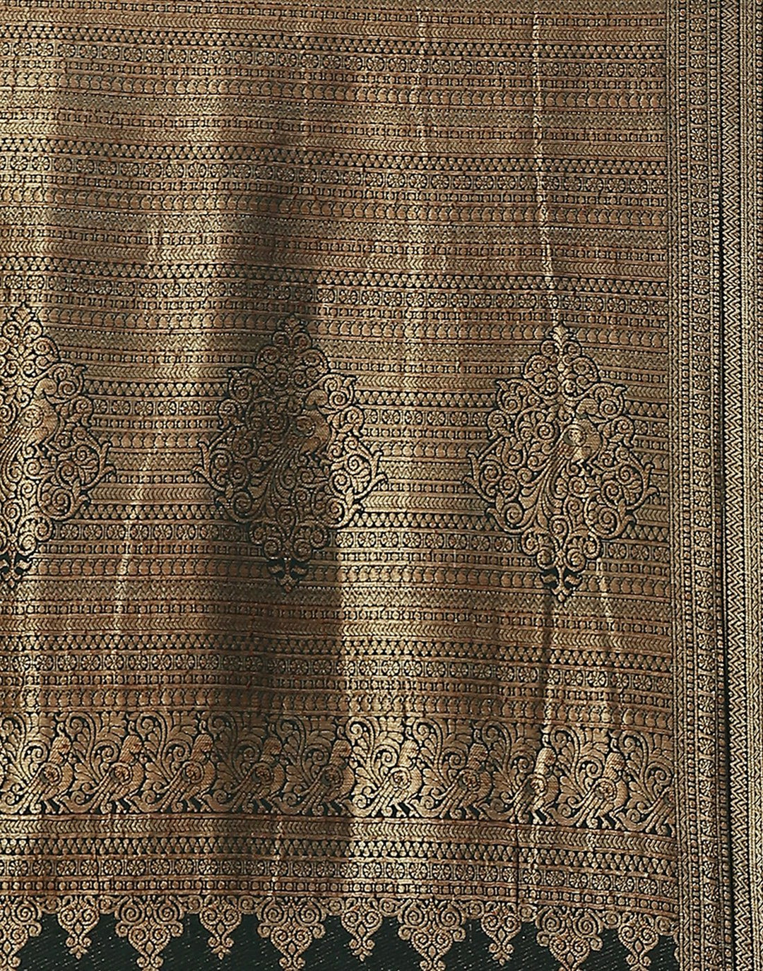 Zari Booti Crepe Saree