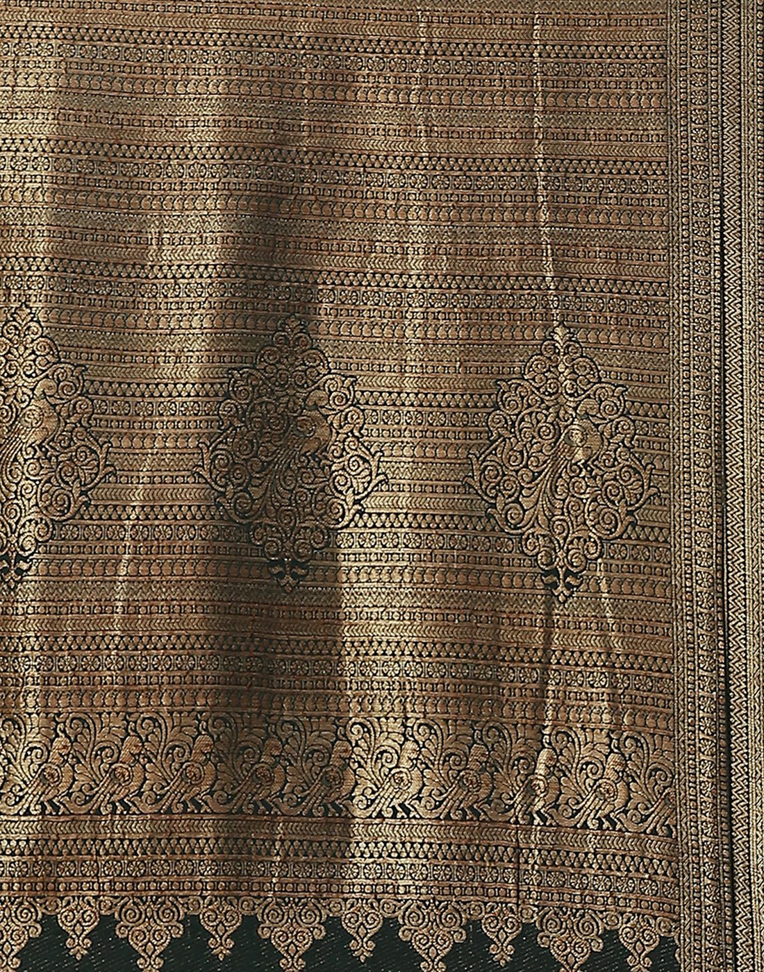 Zari Booti Crepe Saree