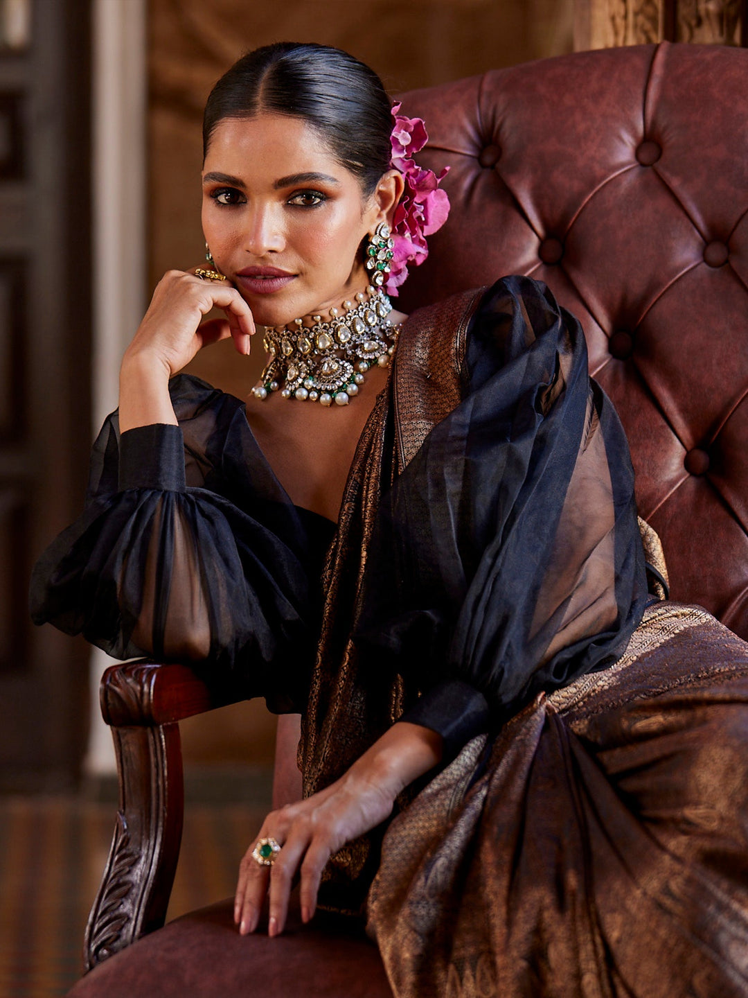 Antique Jaal Crepe Plain Saree