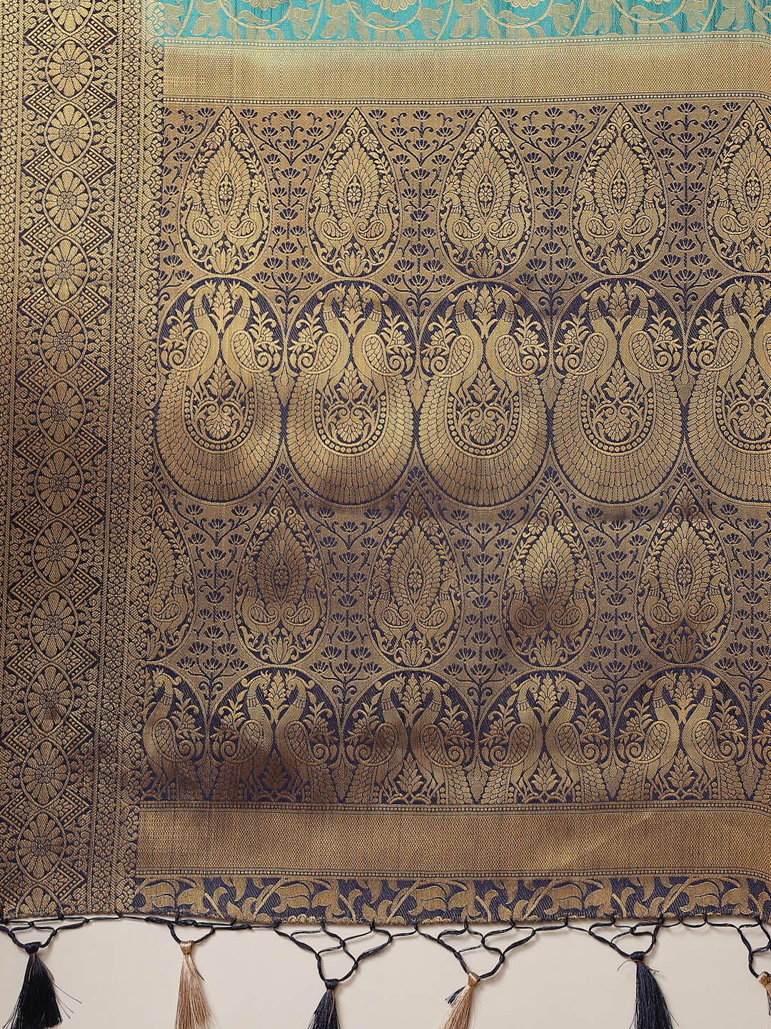 Zari Jaal Art Handloom Woven Saree
