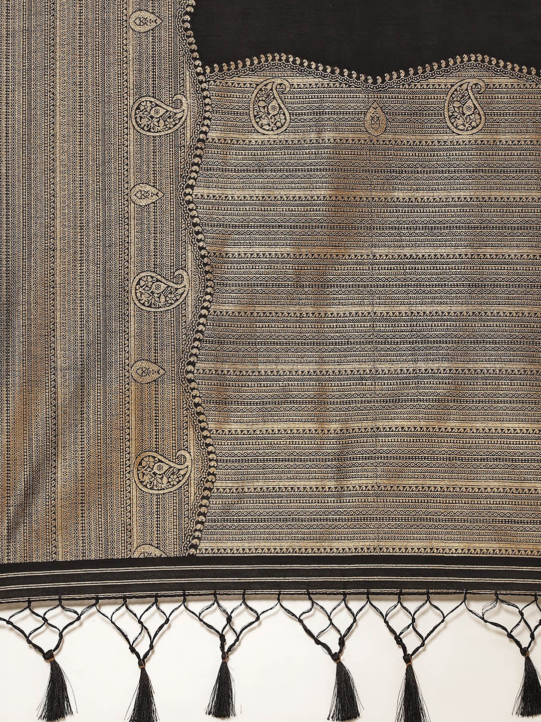 Art Handloom Saree with Zari Border