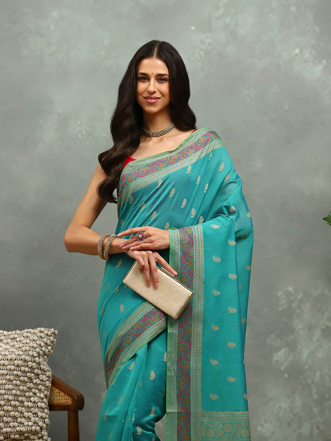 Resham Woven Design Cotton Blend Woven Saree