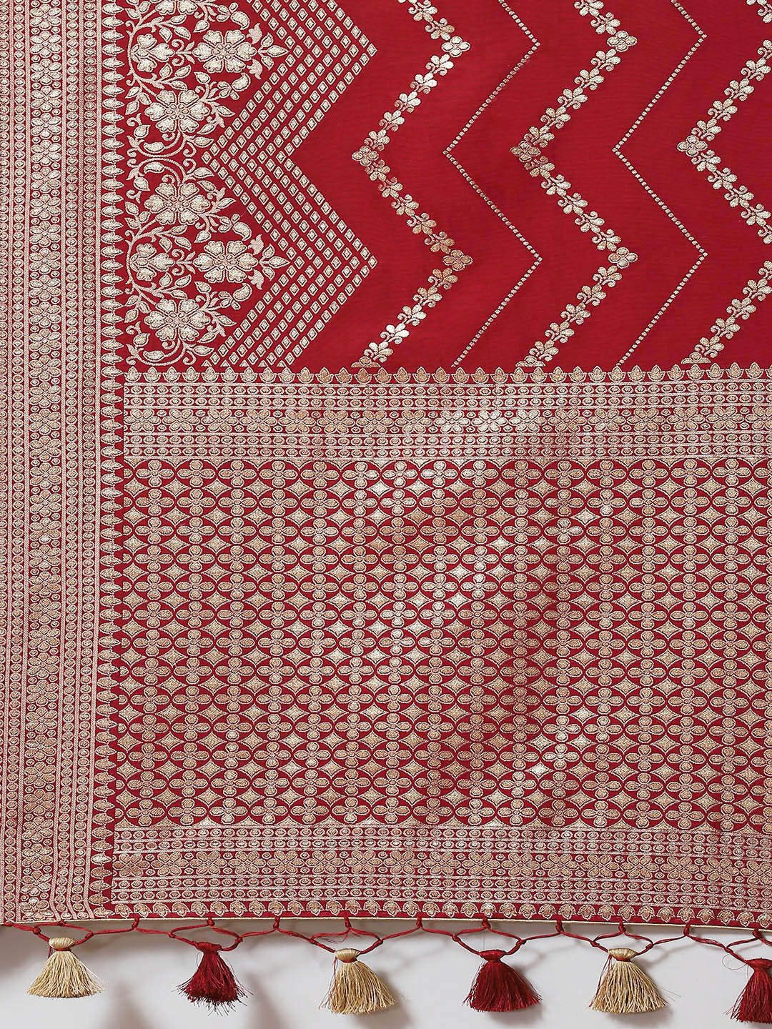 Zari Jaal Woven Dola Handloom Saree